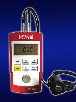 Handheld ultradźwiękowy miernik grubości producenta SA40 +, który może testować grubość pod farbą