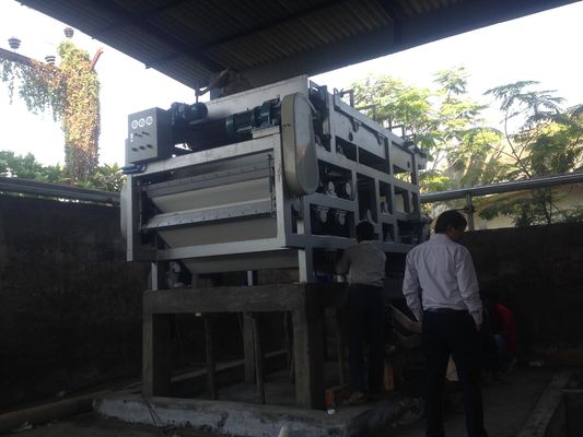 Công suất lớn bùn Dewatering Belt Press Machine Đối với Công nghiệp