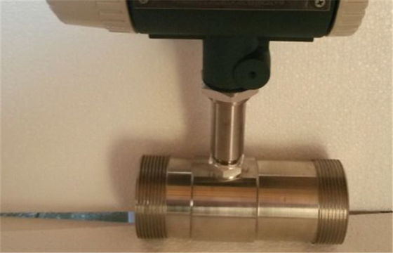 Compteur de débit liquide de turbine de gamme large de grande précision de viscosité avec à deux fils