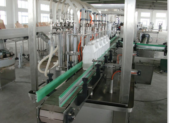Attrezzatura imbottigliante dell'acqua in bottiglia di rifornimento dell'olio ad alta velocità della macchina in pieno automatica